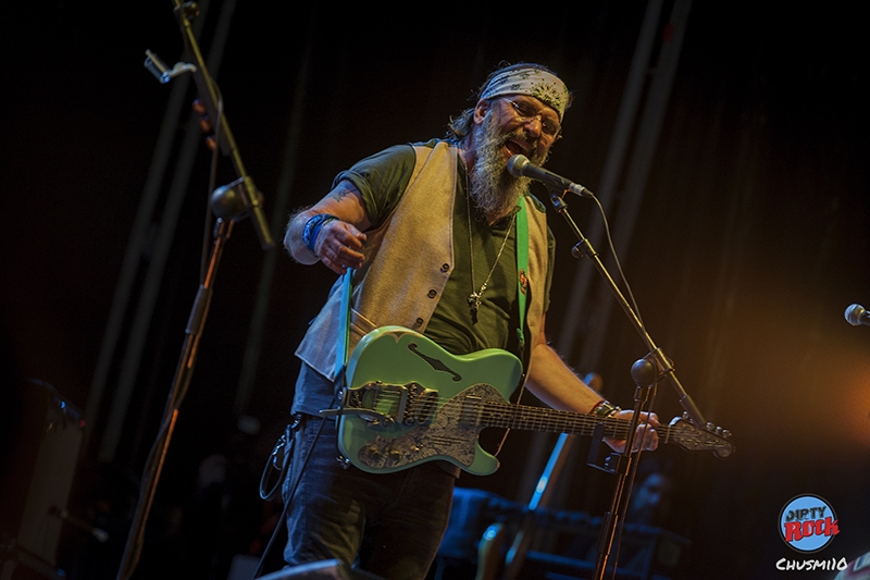 Steve Earle & The Dukes Huercasa. Steve Earle & The Dukes Huercasa.