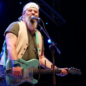 Steve Earle & The Dukes Huercasa.5