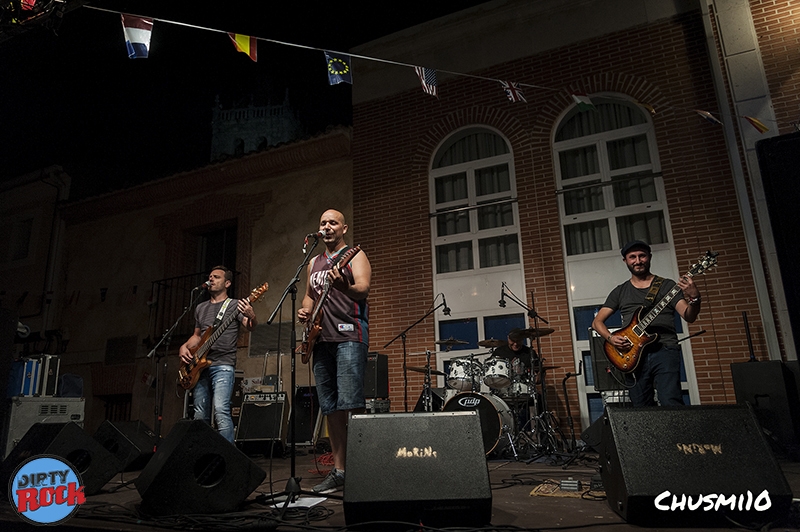 Juliette en las Fiestas Patronales. Aldeamayor de San Martín1