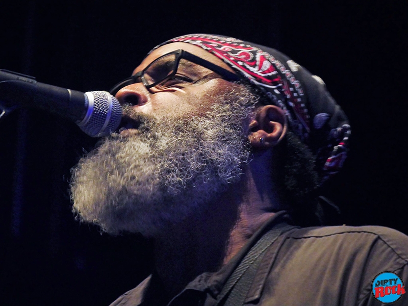 Alvin Youngblood Hart Motatalaz. Alvin Youngblood Hart Motatalaz.