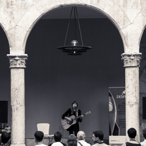 Nadia Álvarez en el Foro Despega CyL presentando Mundos sutiles.1