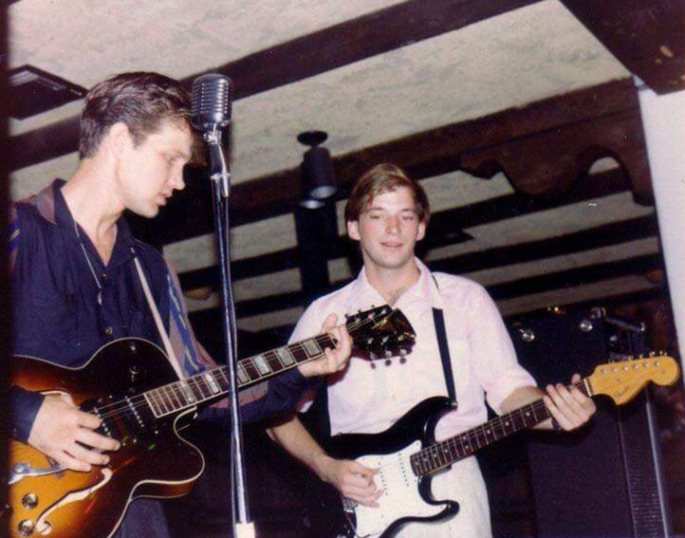 Adiós a James Calvin Wilsey, guitarrista de Chris Isaak y The Avengers