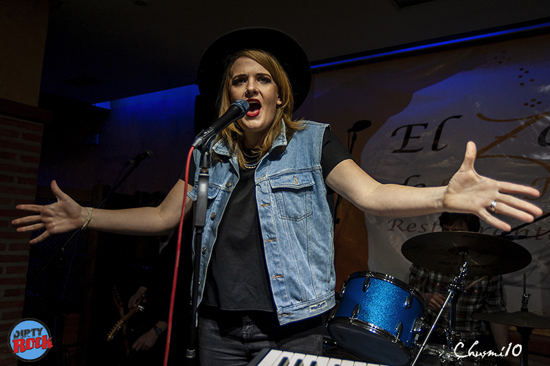 Elles Bailey presentó su nuevo disco Road I Call Home 2019