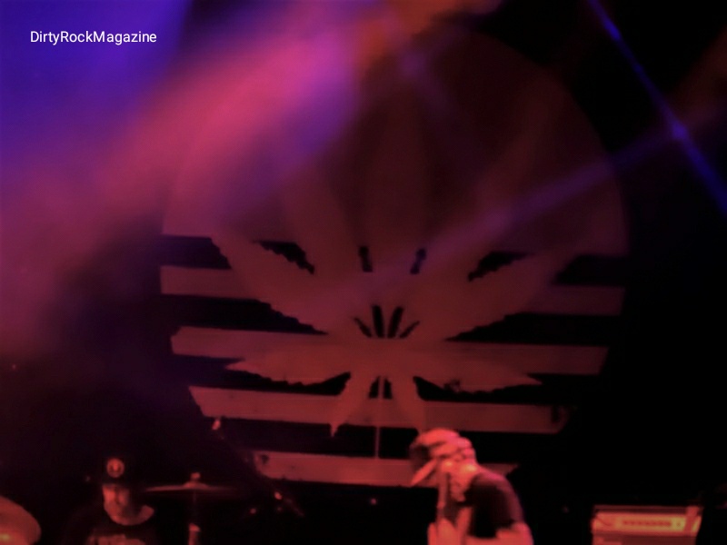 resu19dirtyrockmagazinebjork