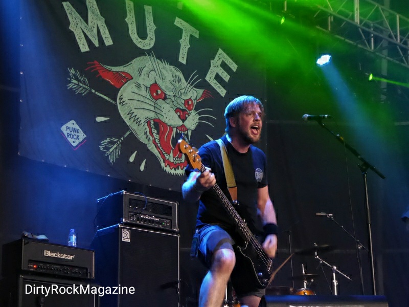 Mute_Resu19dirtyrockmagazine110116 Mute_Resu19dirtyrockmagazine110116