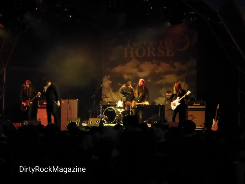Troubled horseresu19drm_143124 Troubled horseresu19drm_143124