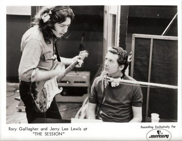 Escucha a Rory Gallagher y Jerry Lee Lewis en (I Can’t Get No) Satisfaction