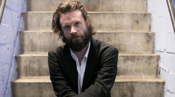 Father John Misty presenta nuevas canciones