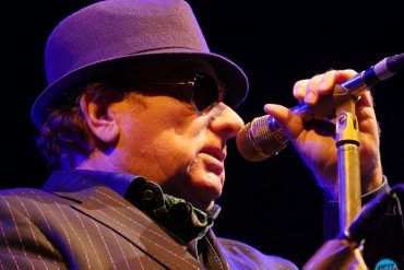Van Morrison contra la amenazas, científicos y los encierros