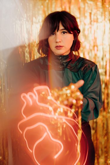 Joana Serrat tiene nuevo disco, Hardcore From The Heart