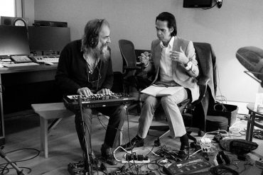 Nick Cave publica por sorpresa Carnage