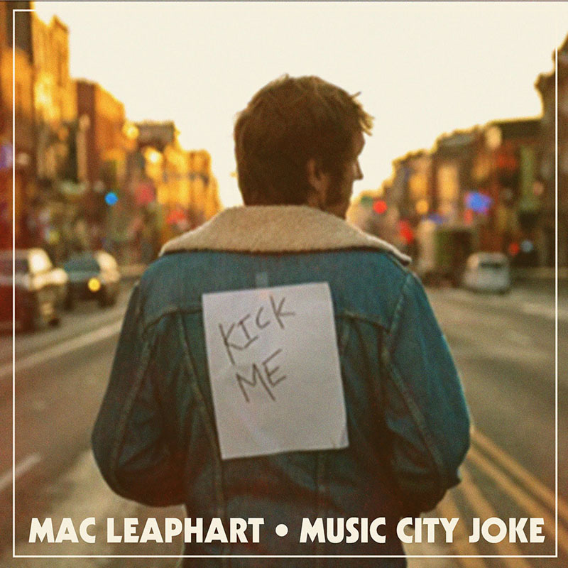 Mac Leaphart publica nuevo disco Music City Joke