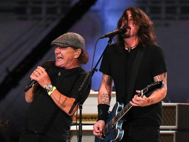Brian Johnson y Eddie Vedder regresan a los escenarios