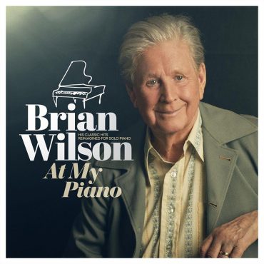 Brian Wilson destripa su cancionero de Beach Boys al piano en At My Piano