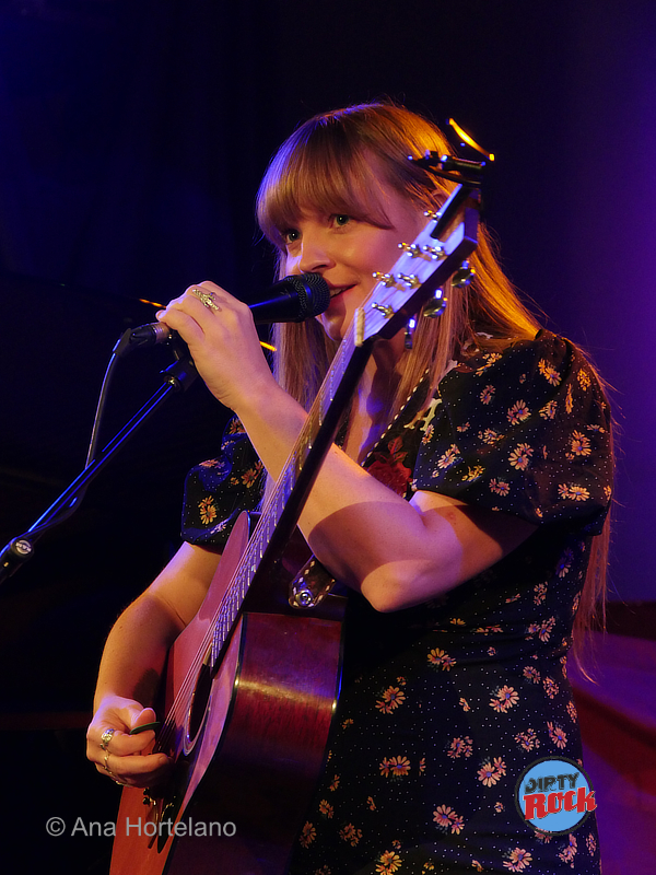 Courtney-Mary-Andrews.Cafe-Berlin.AnaH_.06