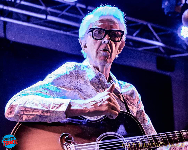 Nick Lowe Los Straitjackets 2022.