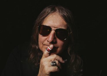 Kevn Kinney de Drivin N Cryin, anuncia primer disco en solitario Think About It