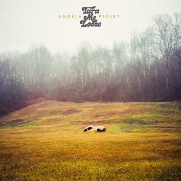 Angela Perley lanza Turn me Loose