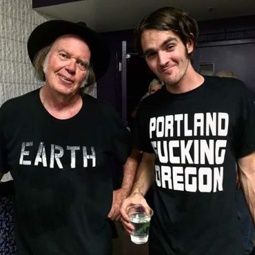 Micah Nelson se une a los Crazy Horse de Neil Young
