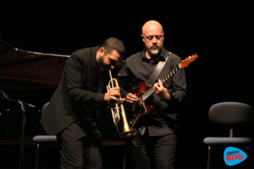 Ibrahim Maalouf and his guitarist Francois Delporte