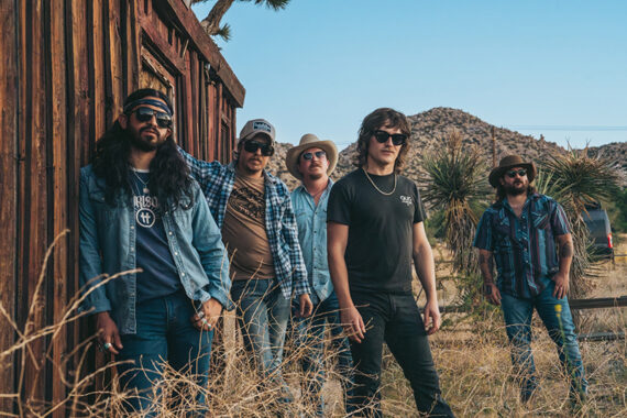 Silverada, antes conocidos como Mike and the Moonpies, comienzan un nuevo capítulo con nuevo álbum homónimo