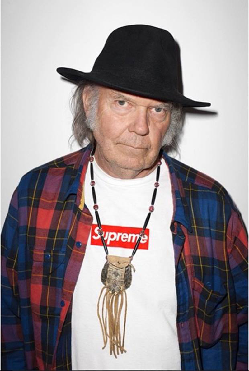 Neil Young imagen de la firma moda - Dirty Rock Magazine